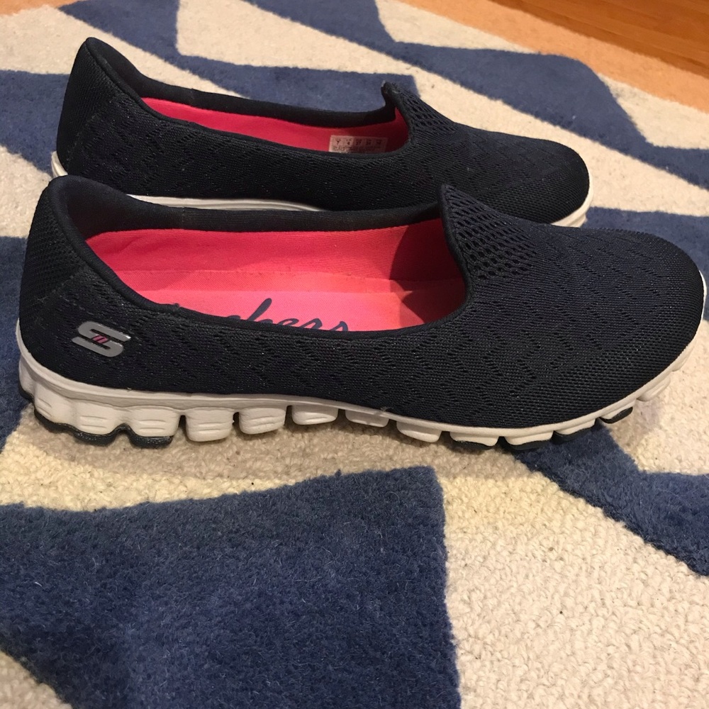 SKECHERS Memory Foam Slide size 7